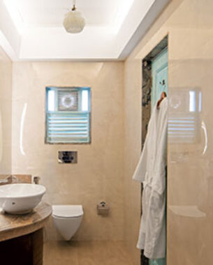 VivaStays washroom