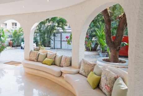 VivaStays Hall with round sofa