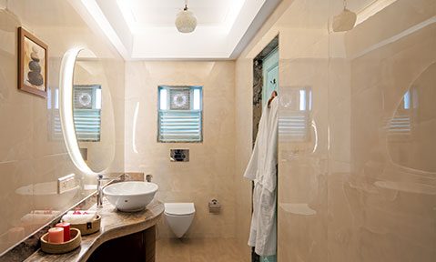 VivaStays washroom